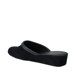 Riki Slipper